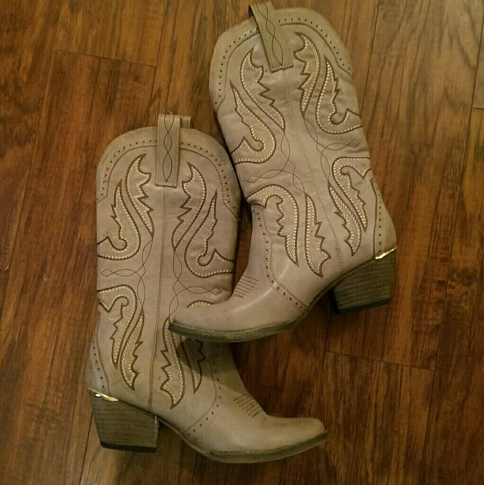 New Very volatile boots